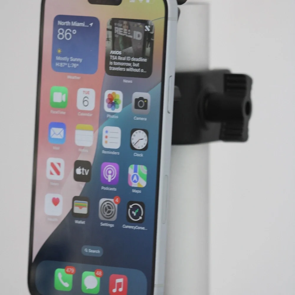iPhone iPad holder with twist handle to adjust to size
